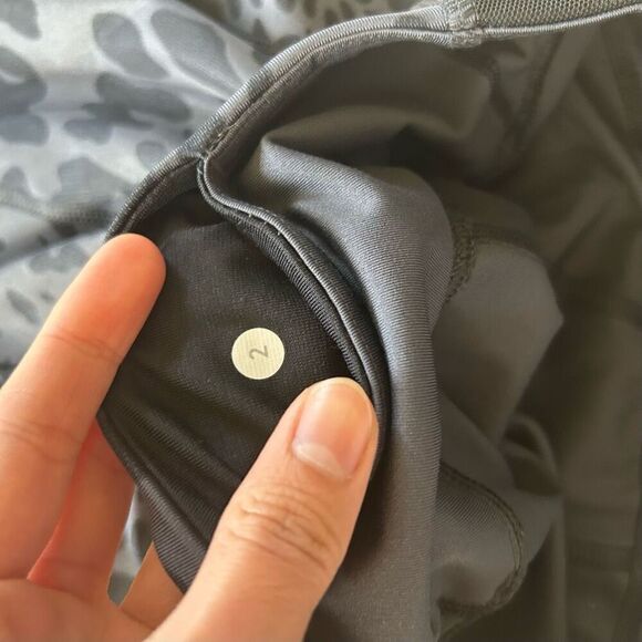 Lululemon Size 2 Leggings - Picture 5 of 6